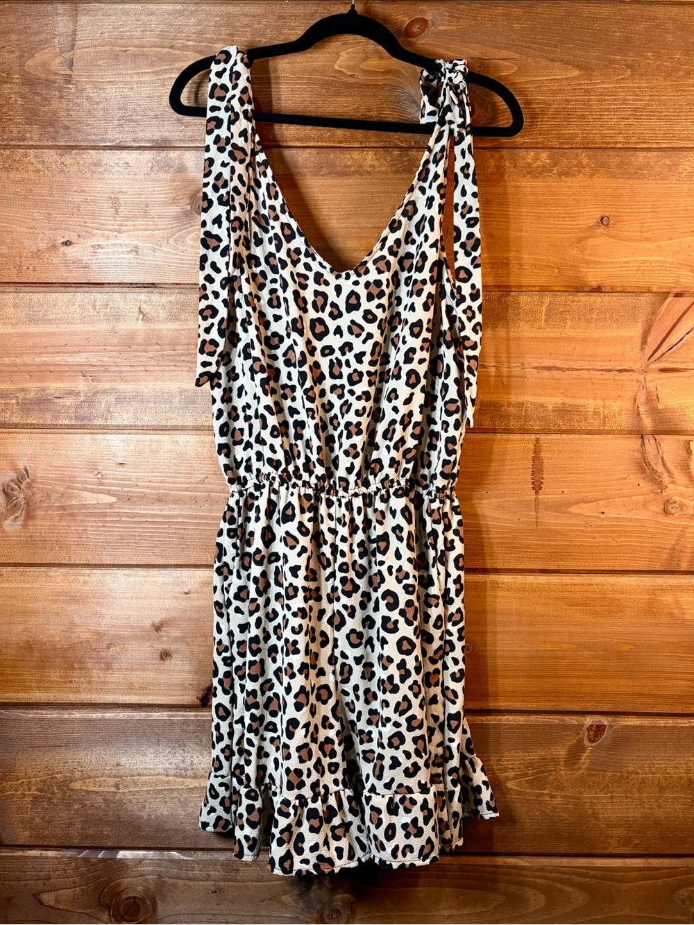 Vine & Love Leopard Print Romper in Brown & Black Size Medium 🤎💕🖤